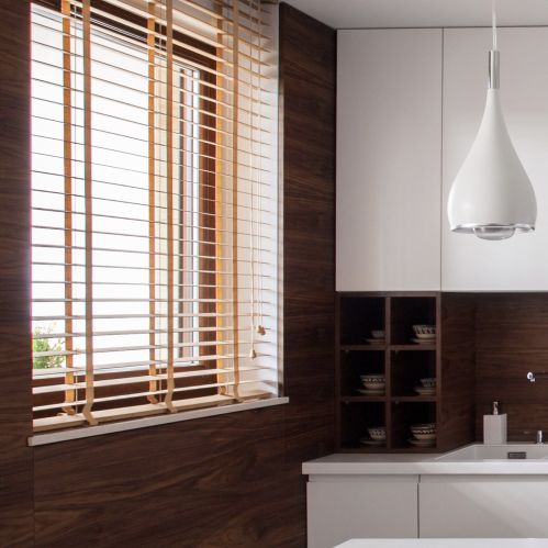 Store vénitien en bois lames 35mm avec galon