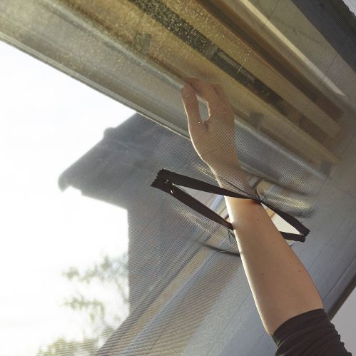 Moustiquaire fenêtre de toit anti-chaleur