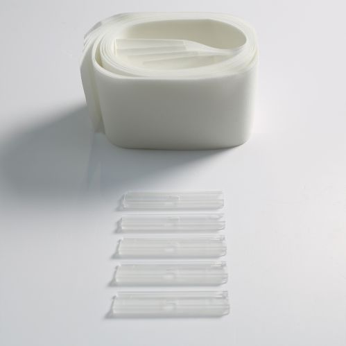 Contenu de la boite de 5 lamelles verticales 89mm luxe blanc sans chainette pour store californien