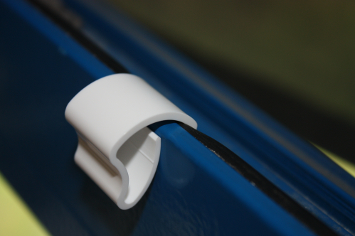 V9 : Fixation Magic Clic pour fenêtre Alu